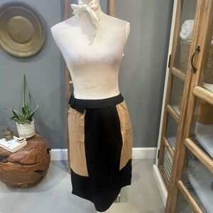 Carlisle Elegant Black and Tan wool Women's Skirt